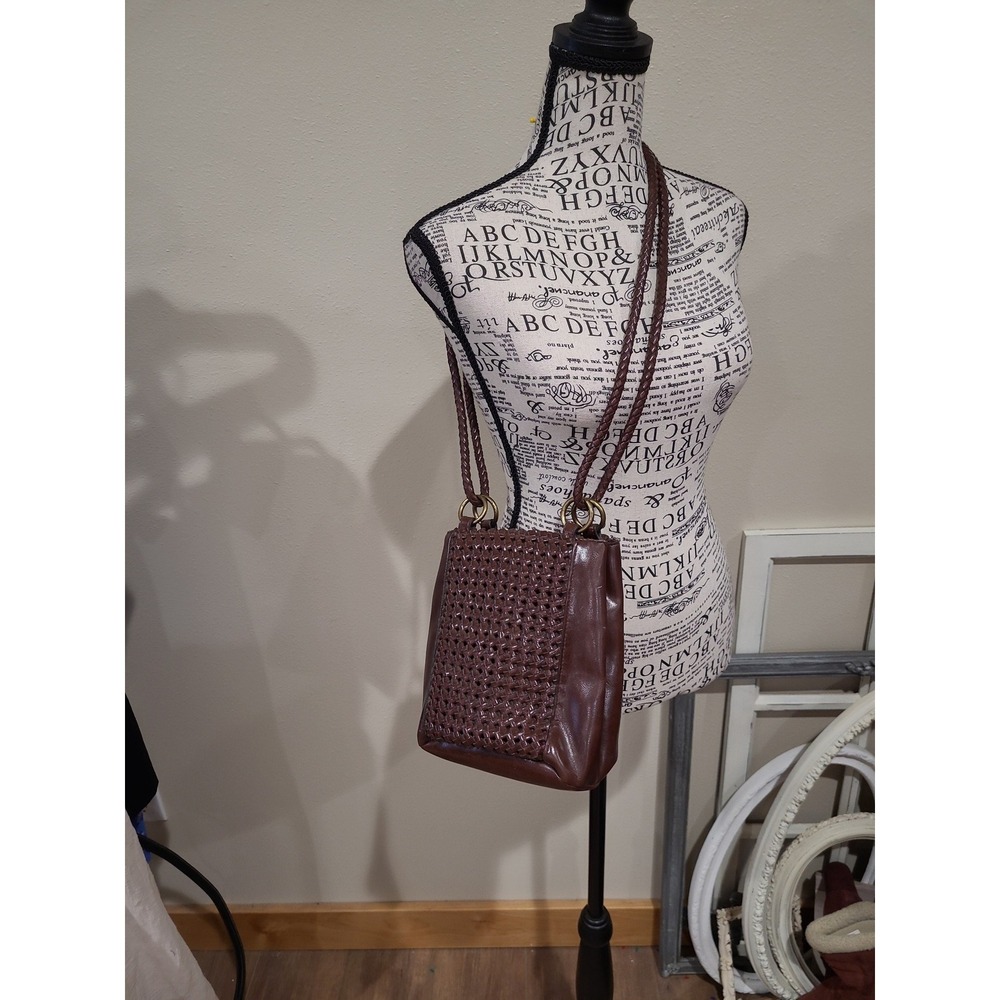 Vintage Liz Claiborne small woven crossbody bag brown purse zip top closure boho - Picture 1 of 12